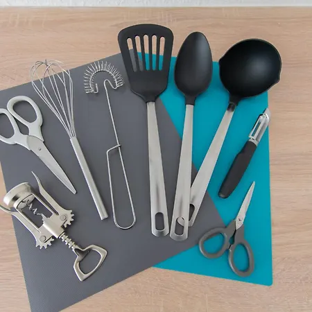 Tolstov - 3 - Kitchen - Dining Area - 25 Min Messe Dus דירה דיסבורג