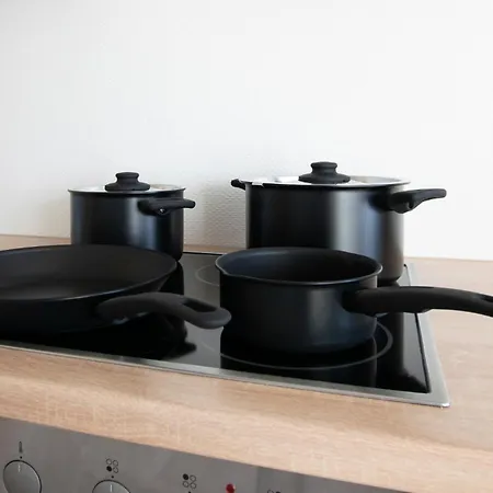 Tolstov - 3 - Kitchen - Dining Area - 25 Min Messe Dus 아파트 *