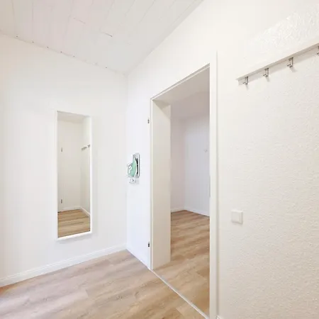 Tolstov - 3 - Kitchen - Dining Area - 25 Min Messe Dus * דיסבורג