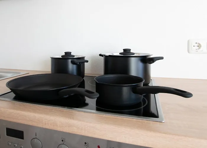 Tolstov - 3 - Kitchen - Dining Area - 25 Min Messe Dus Apartament *