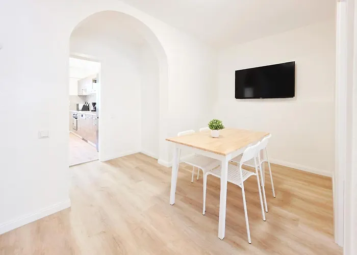 Tolstov - 3 - Kitchen - Dining Area - 25 Min Messe Dus Duisburg